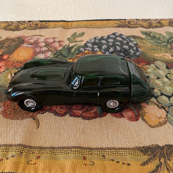 Vintage 1970s AVON Glass Jaguar XK-E Collectable Decanter with After Shave - Picture 1 of 10